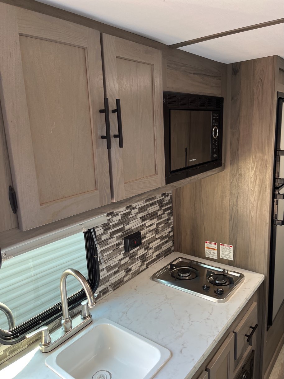 2022 Gulf Stream Ameri Lite 199DD { SOLD } - 83RV Inc. - Chicagoland RV ...