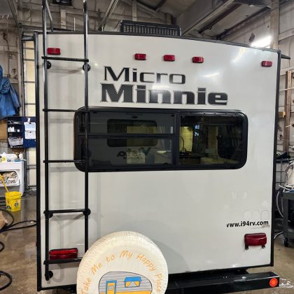 2017 Micro Minnie 1705RD